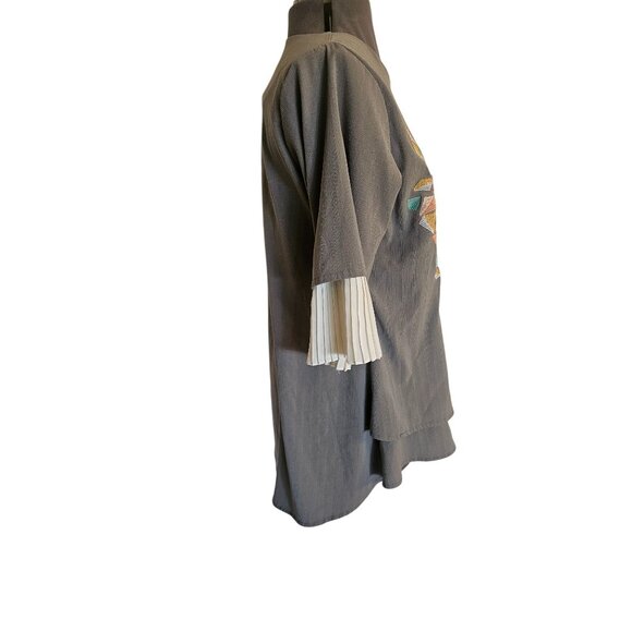 Timorra Artsy‎ Gray Blouse With Layered Pleated Sleeves & Vibrant Embroidery XXL - Picture 2 of 11